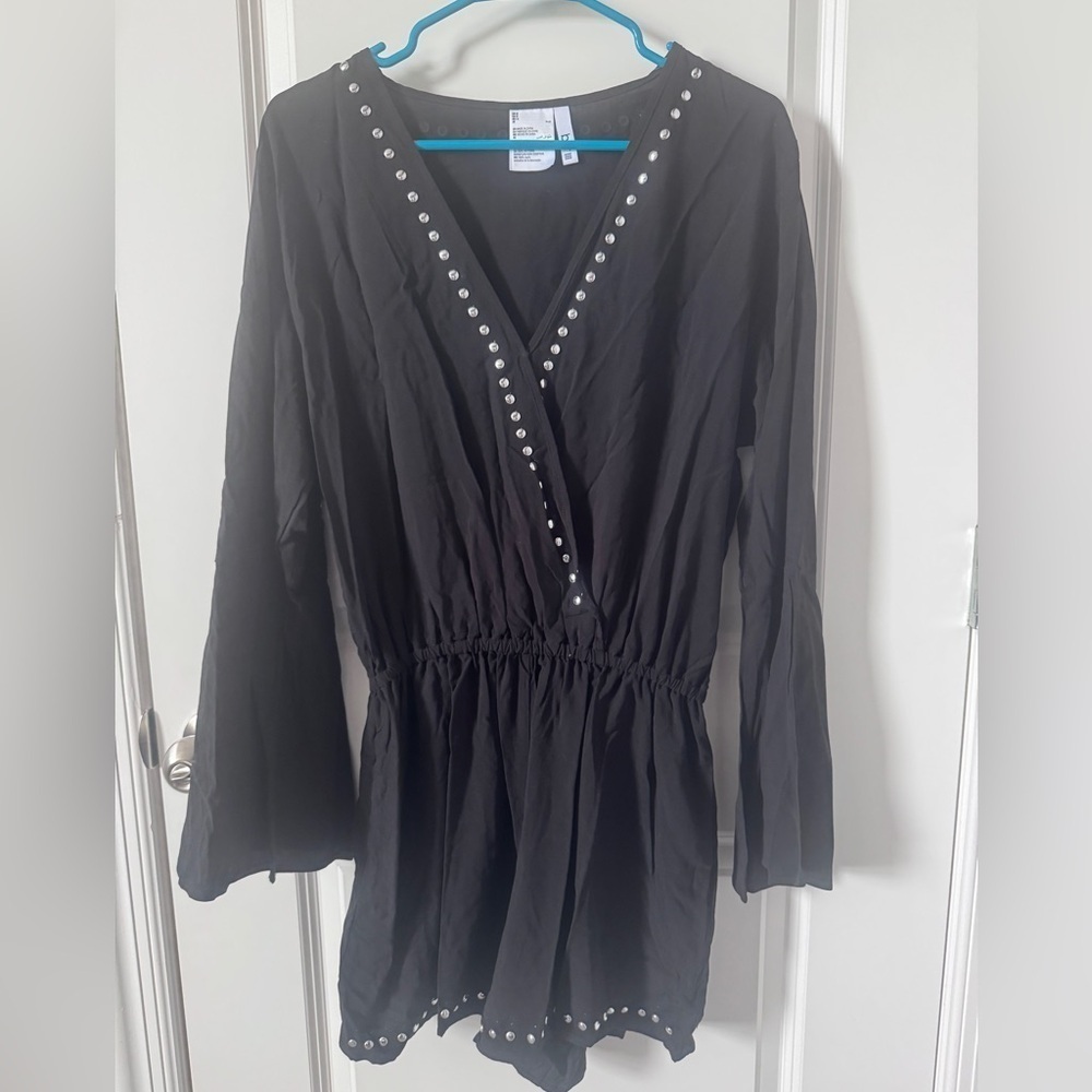 NWT Bar III Women's Tell Me About It Stud Blacksilver Size Medium